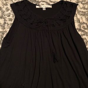 Max Studio • Crotchet Trim Tank